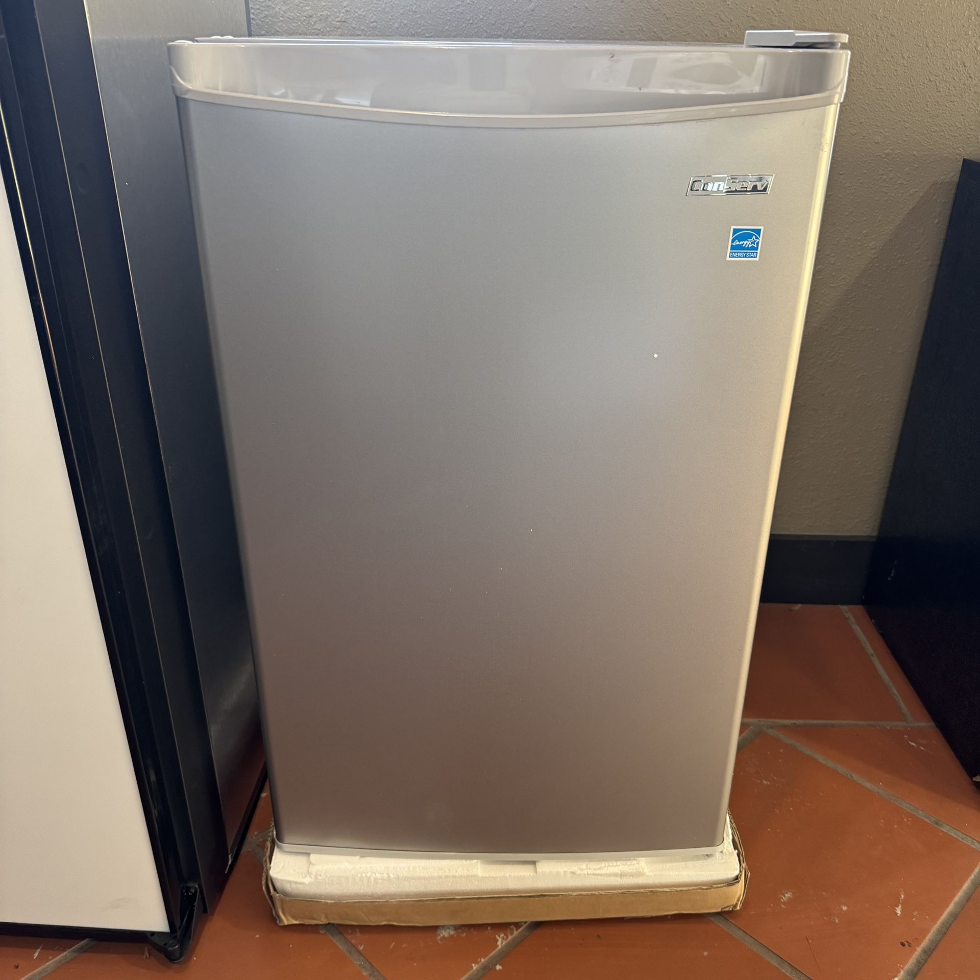 ConServ FR 300 SG Upright Freezer – 3.1 cu ft – Open Box – Stainless – 115 V