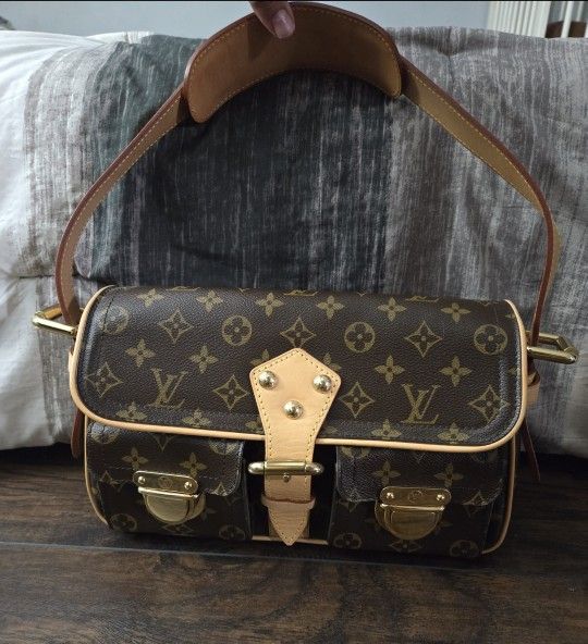 Louis Vuitton Hudson Pm