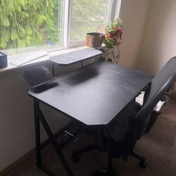 Metal Desk And Chair 