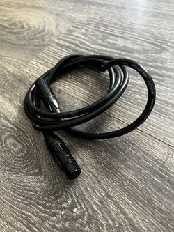 Cable de micrófono XLR macho a hembra de Cable Matters, 6 patas