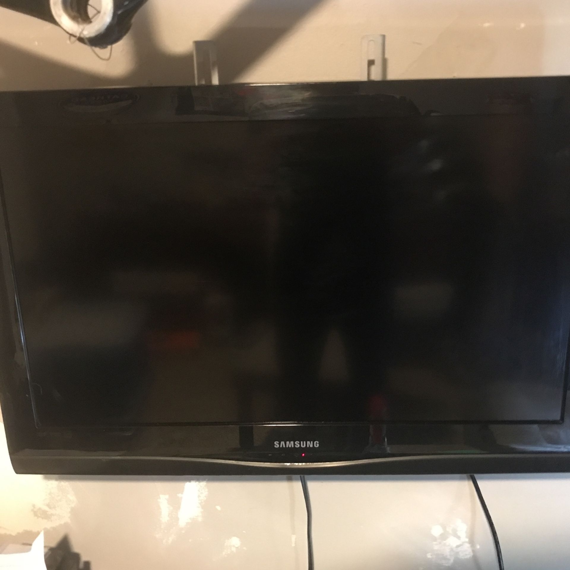 32 Inch Samsung TV
