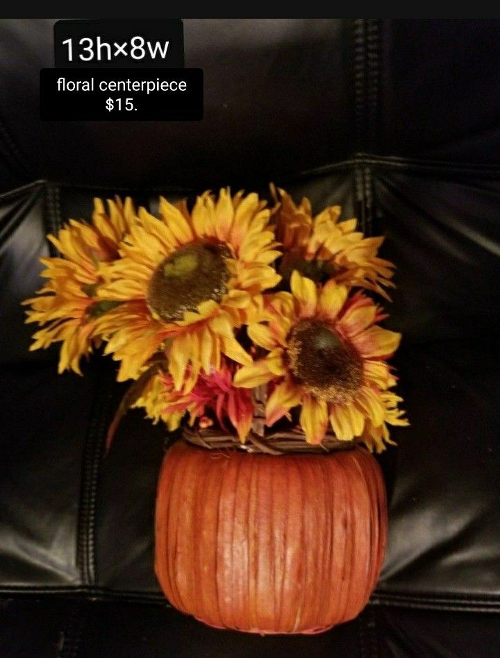 Floral design centerpiece