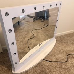 IMPRESSIONS VANITY/SPEAKER