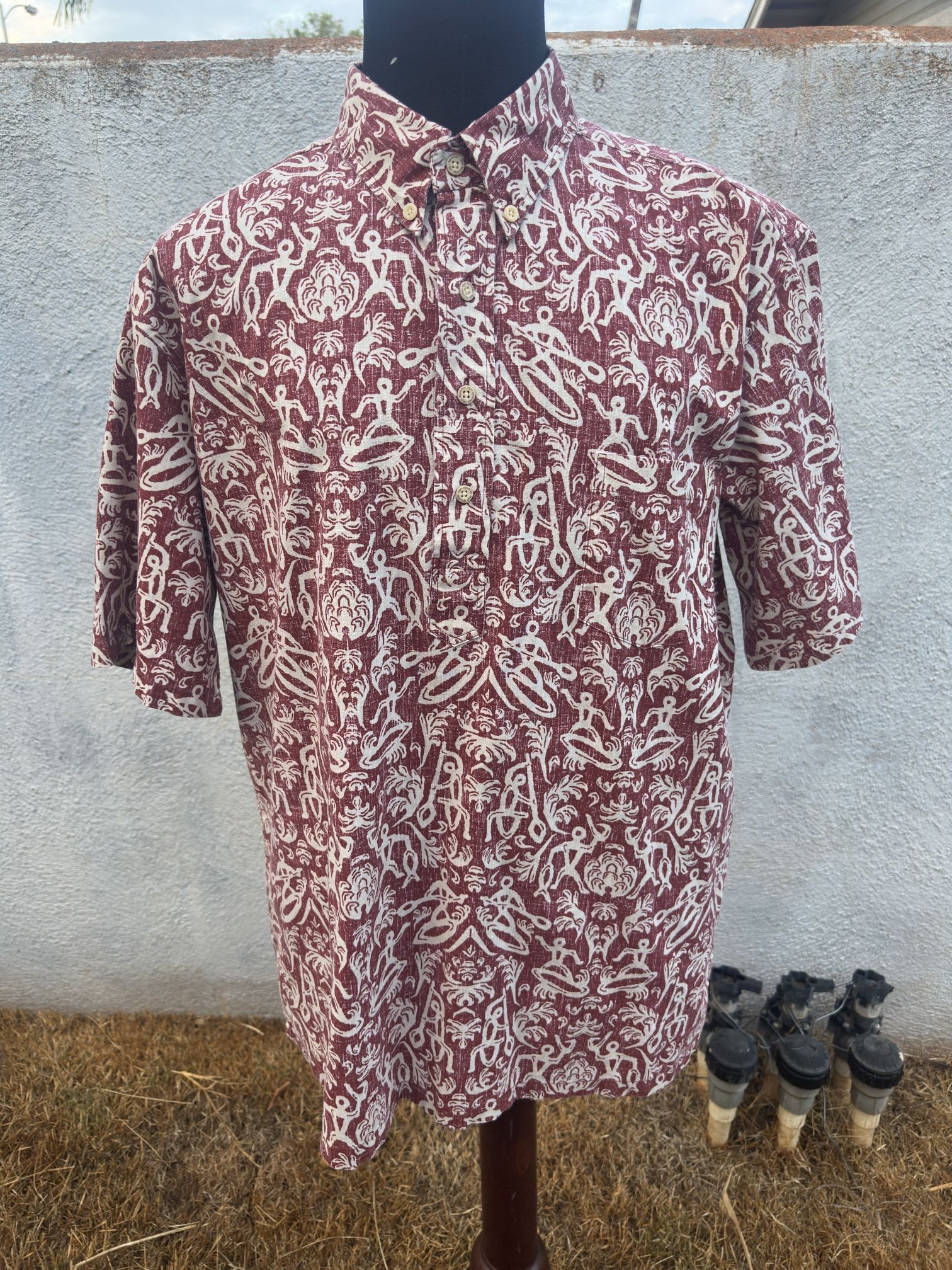 PreOwned Reyn Spooner Dietrich Varez Red Hawaiian Print 3/4...