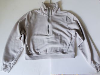 All in motion Cropped sweater