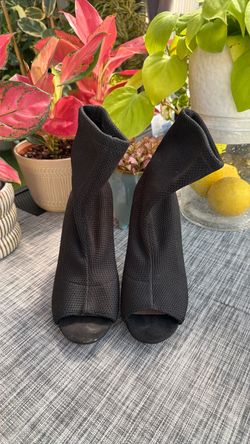 Parker & Sky ankle boots size 8