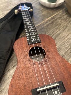 Sawtooth Soprano Ukulele with Gig Bag