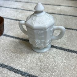Vintage Westmoreland White Milk Glass Sugar Bowl & Lid Grape Pattern