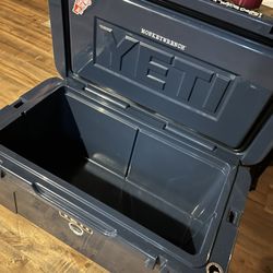 Yeti 65 Hard Cooler 
