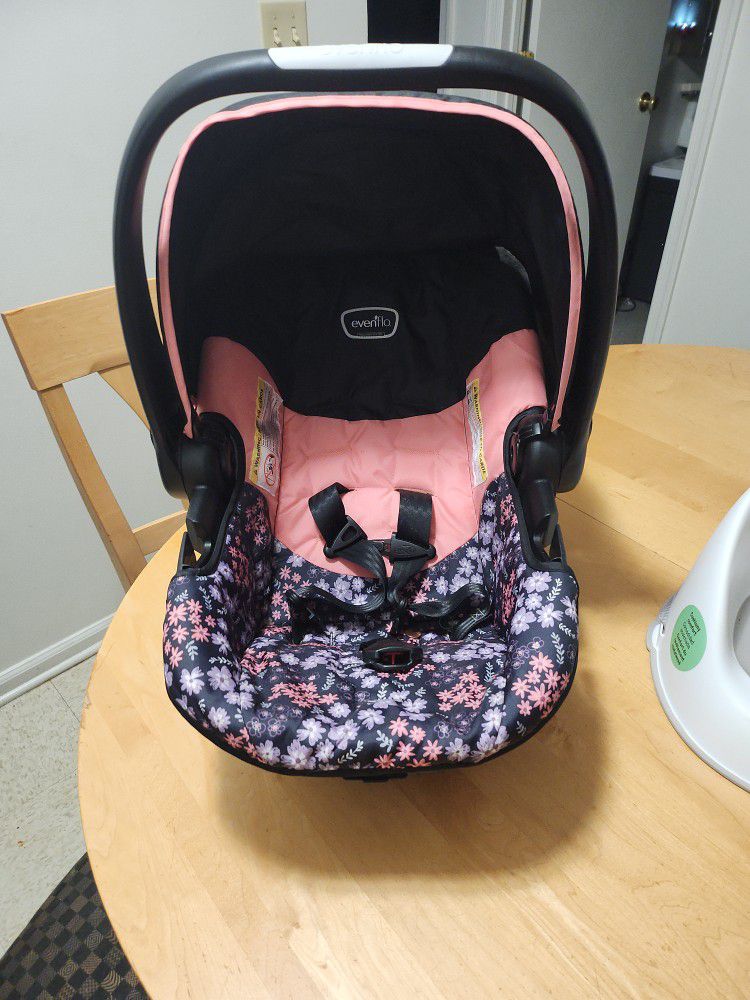 Baby Girl Carseat