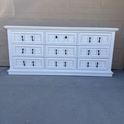 White 9-Drawers