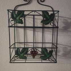 Decorating metal Shelves 