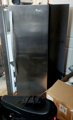 Full size whirlpool water in door stainless fridge