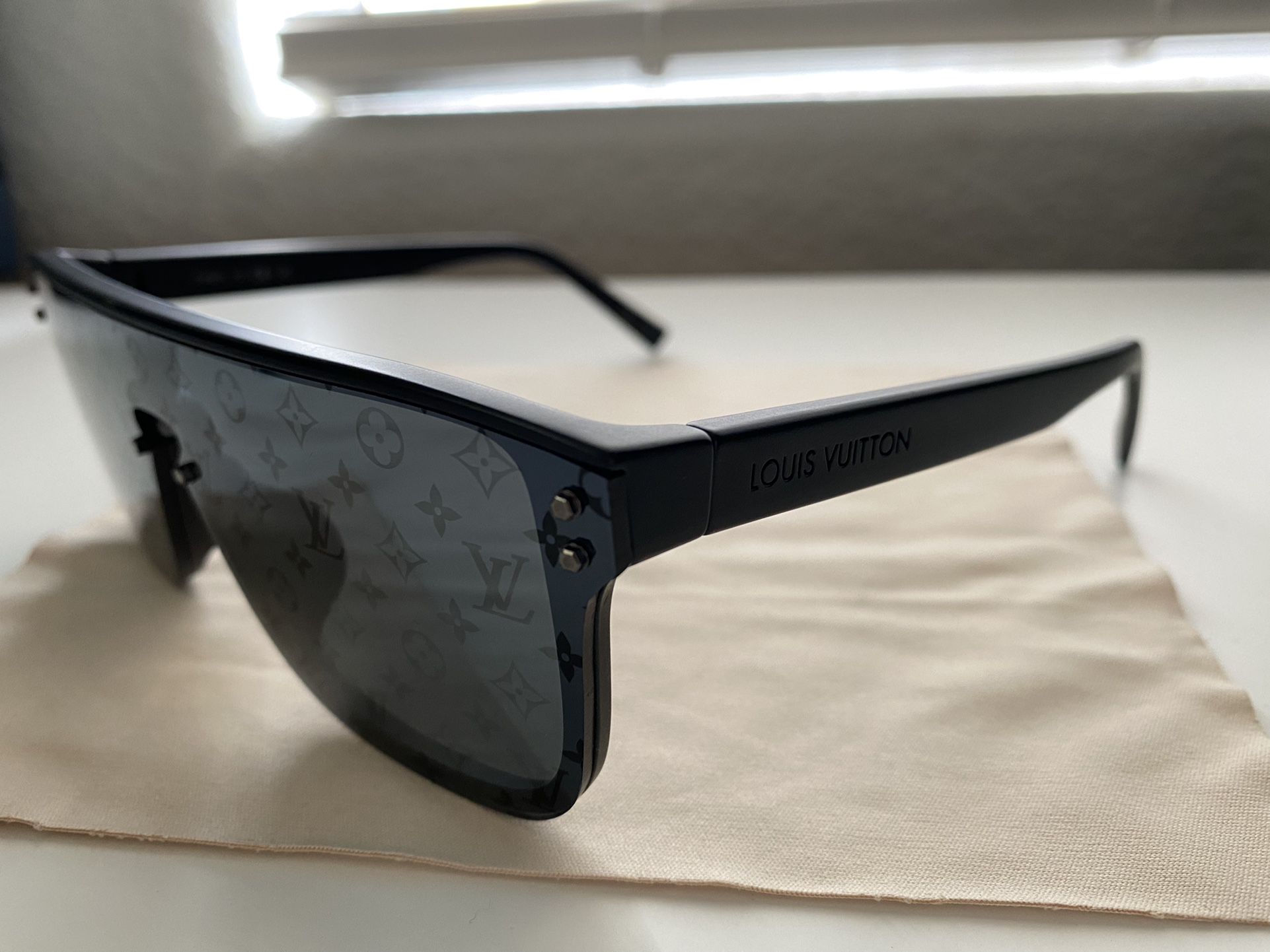 Louis Vuitton Waimea L Sunglasses for Sale in Tempe, AZ - OfferUp