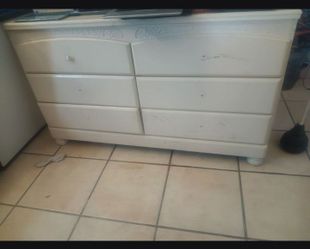 Long Dresser