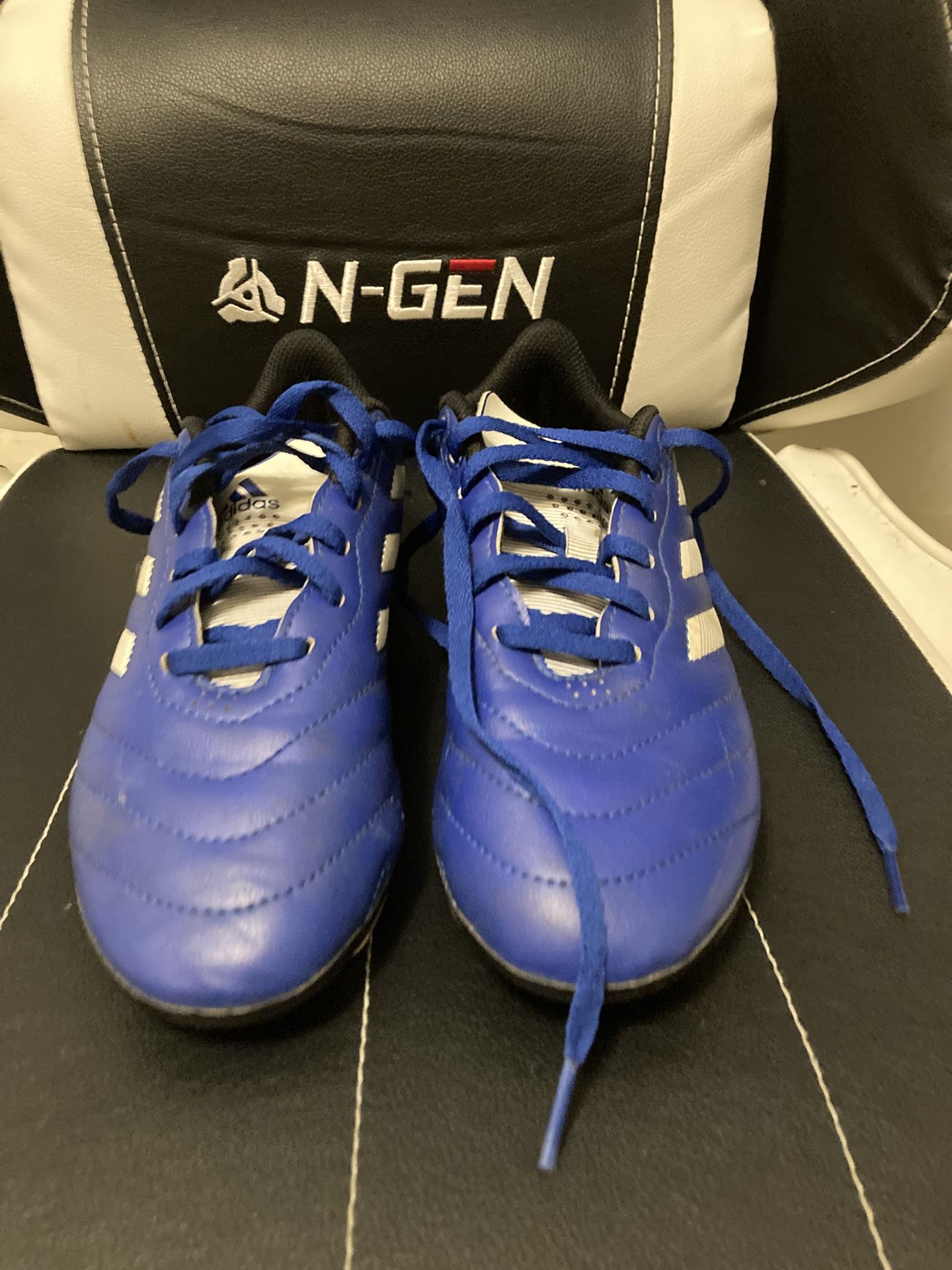 Soccer Cleats Used Size 4.5 Normal Wear And Tear