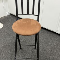 1 Bar Stool 