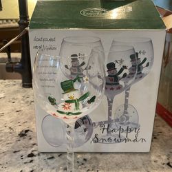 5 Christmas wine glasses