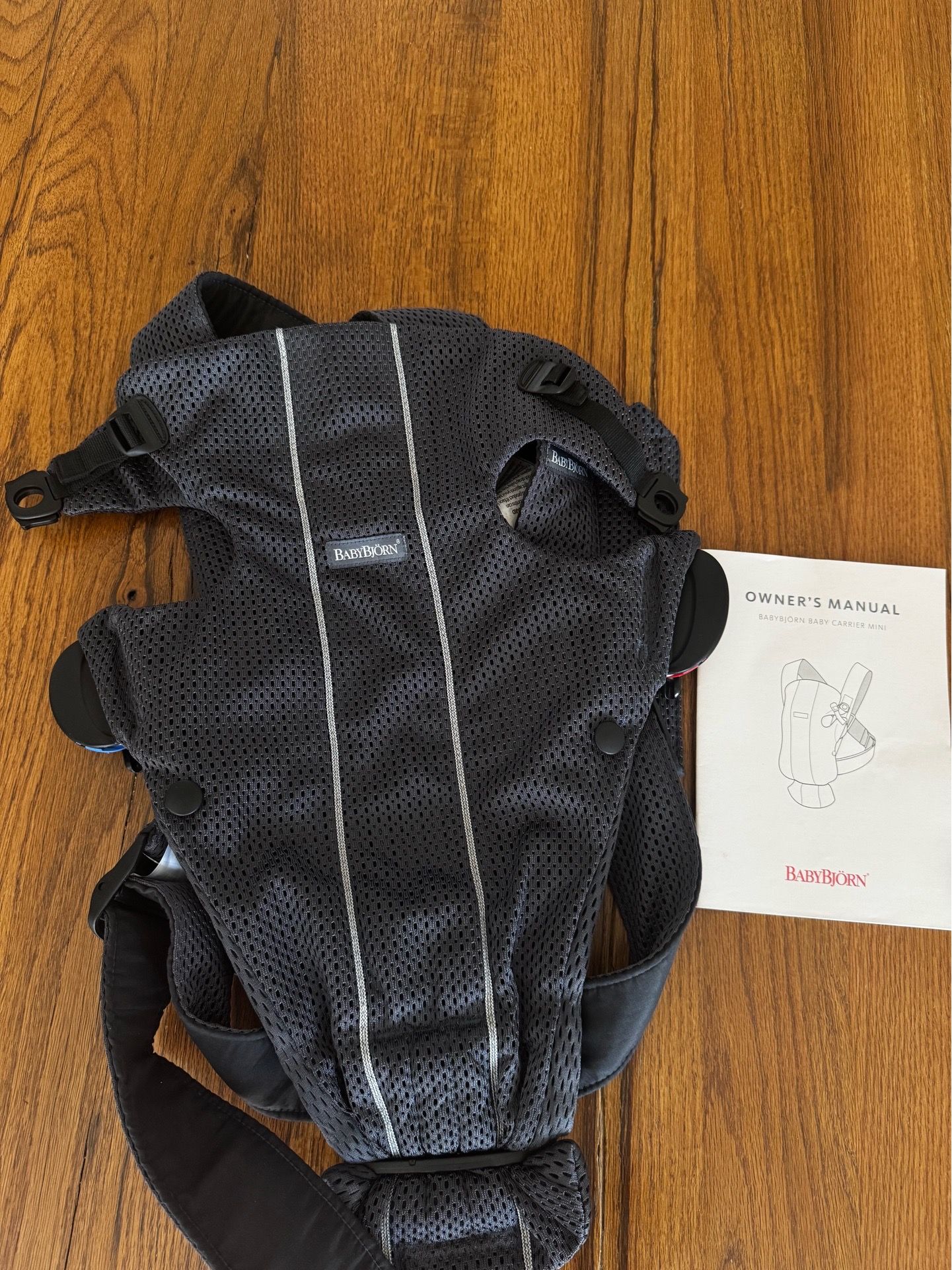 BabyBjörn Baby Carrier Mini, Anthracite, 3D Mesh | Newborn Carrier (7-25 lbs)