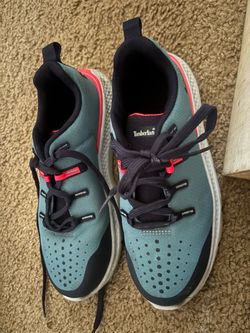 Women’s steel toed shoes