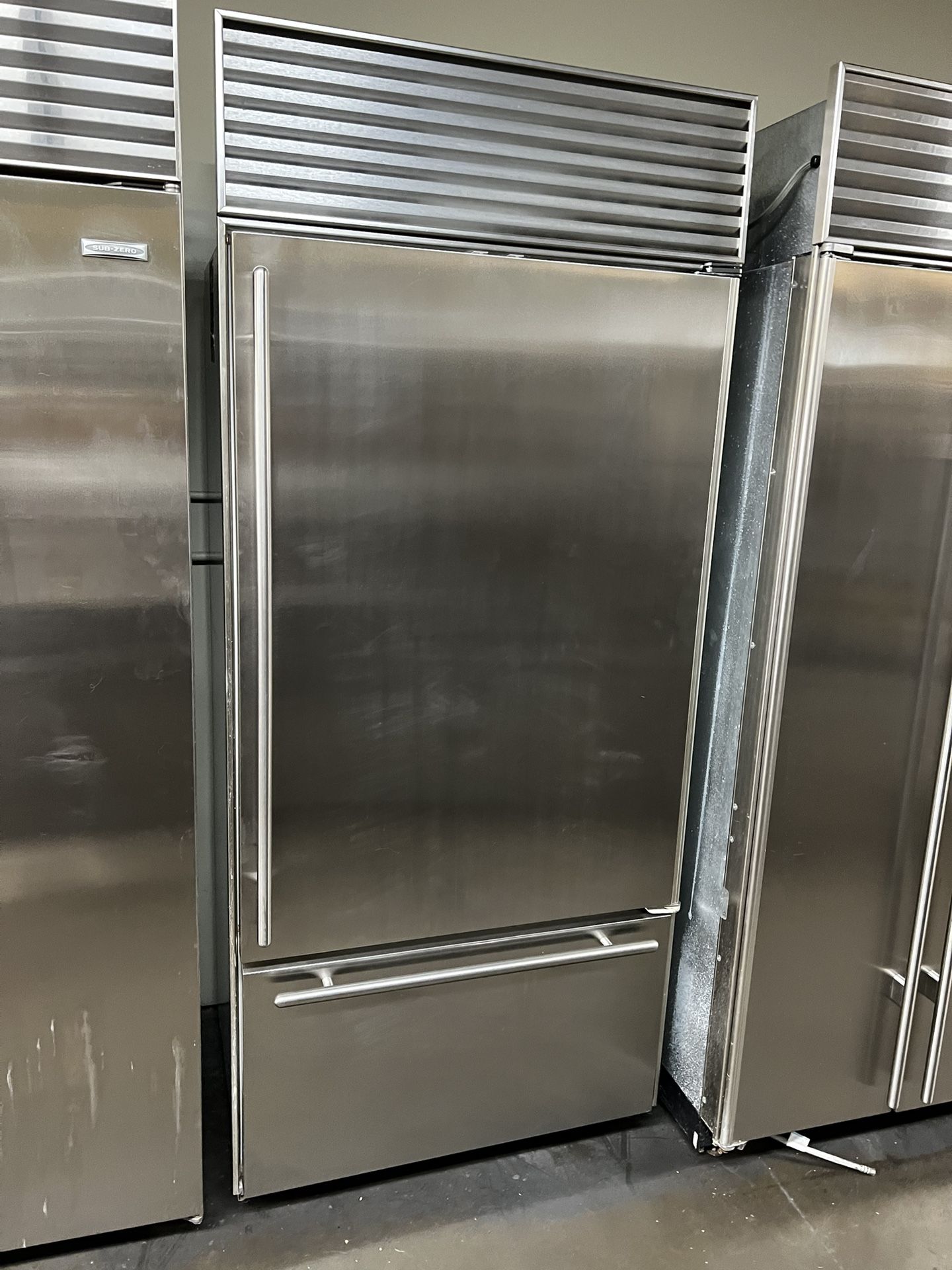 Sub Zero 36”Wide Built In Stainless Steel Bottom Freezer Refrigerator