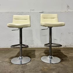 2 Lattice Cream Bar Stools