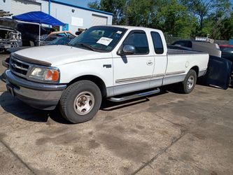 1997 Ford f150 4.6  Selling parts only  Solo vendemos partes