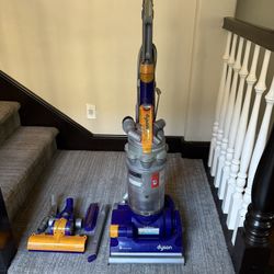 Dyson DC14 All Access Bagless Vacuum