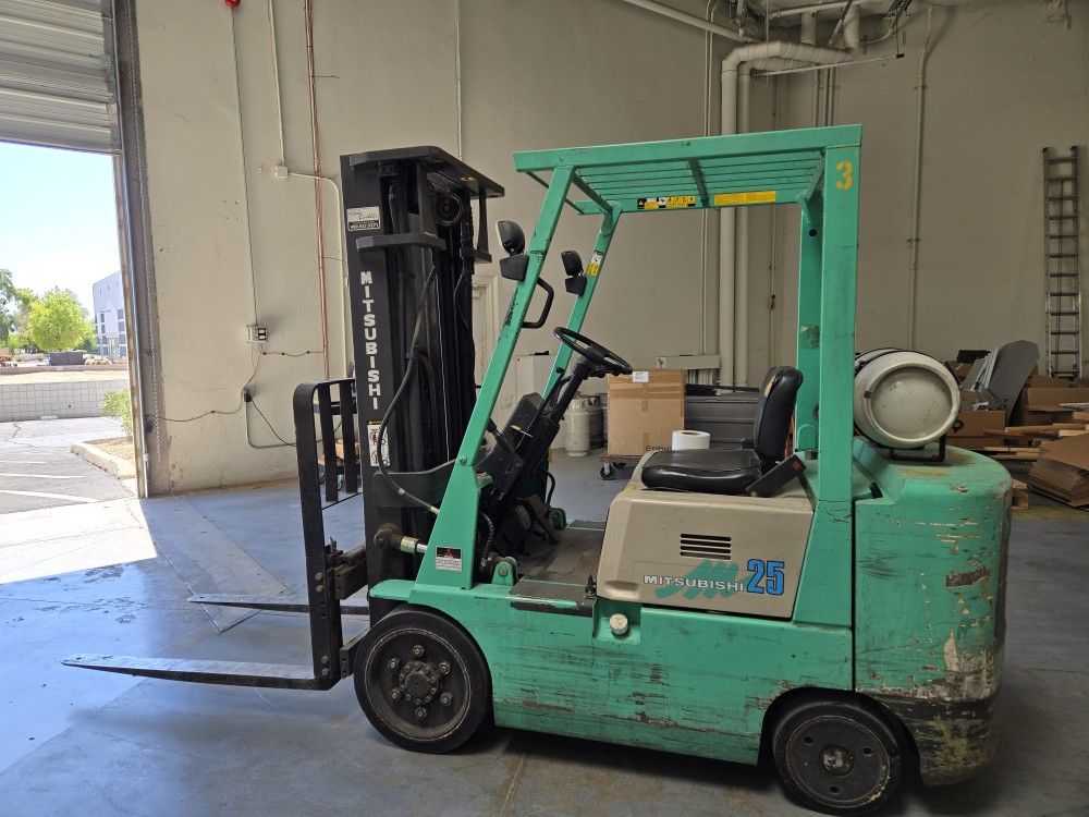 Forklift - Mitsubishi 5000lb Capacity