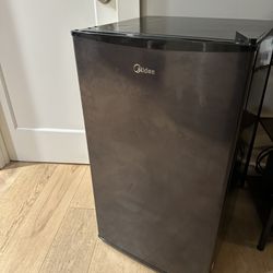Refrigerator MIDEA