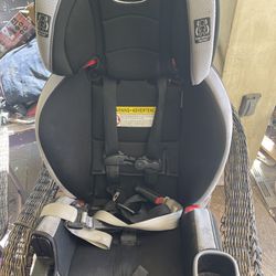Graco Toddler  Car Seat - Good Condition 
