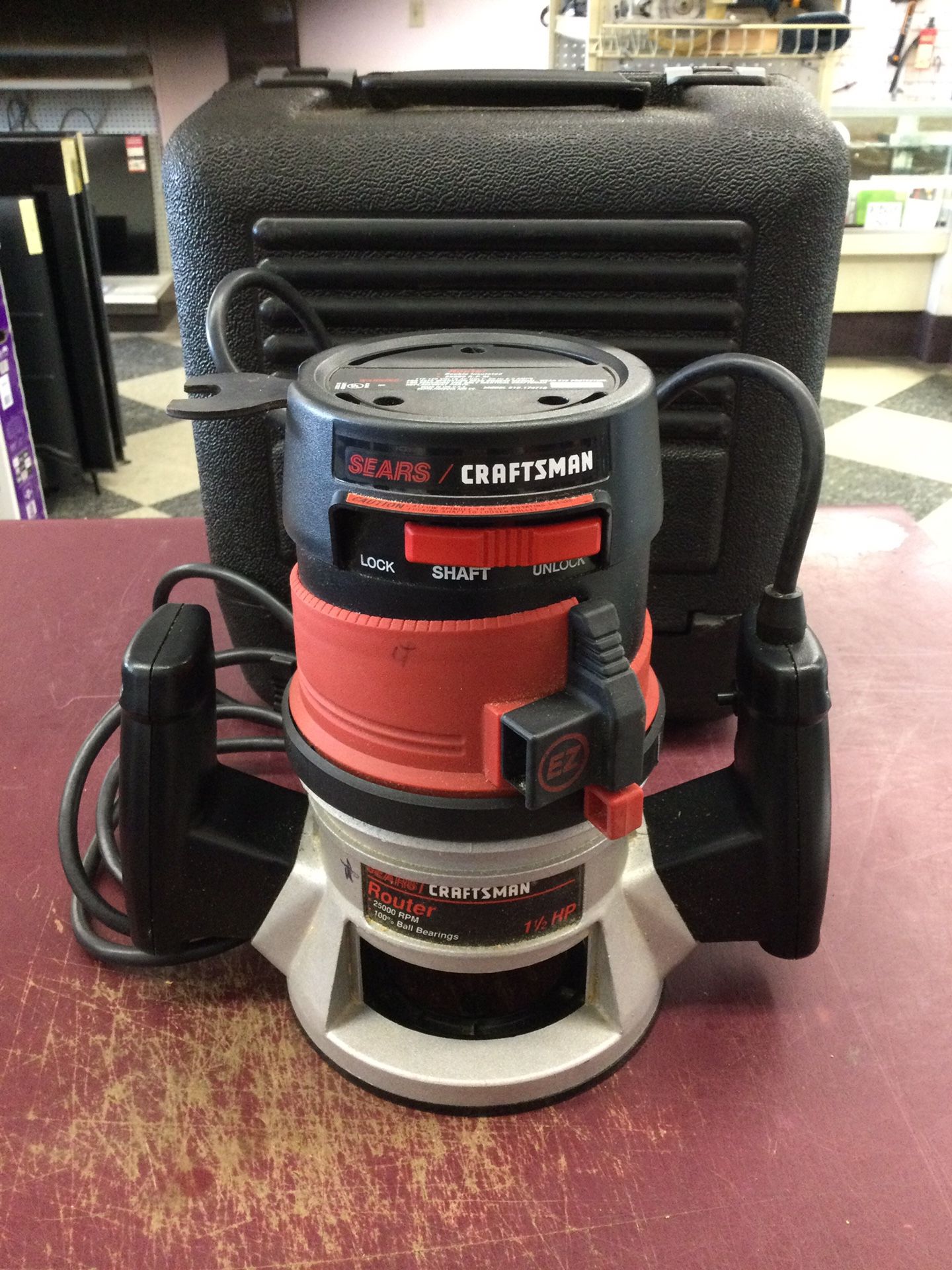 CRAFTSMAN 1-1/2 HP ROUTER + CASE