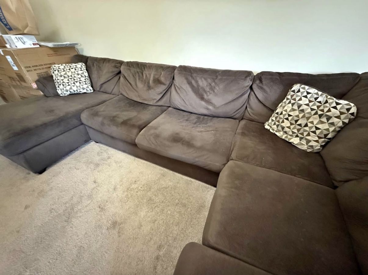 Bladen Coffee 3-Piece Sectional With Chaise