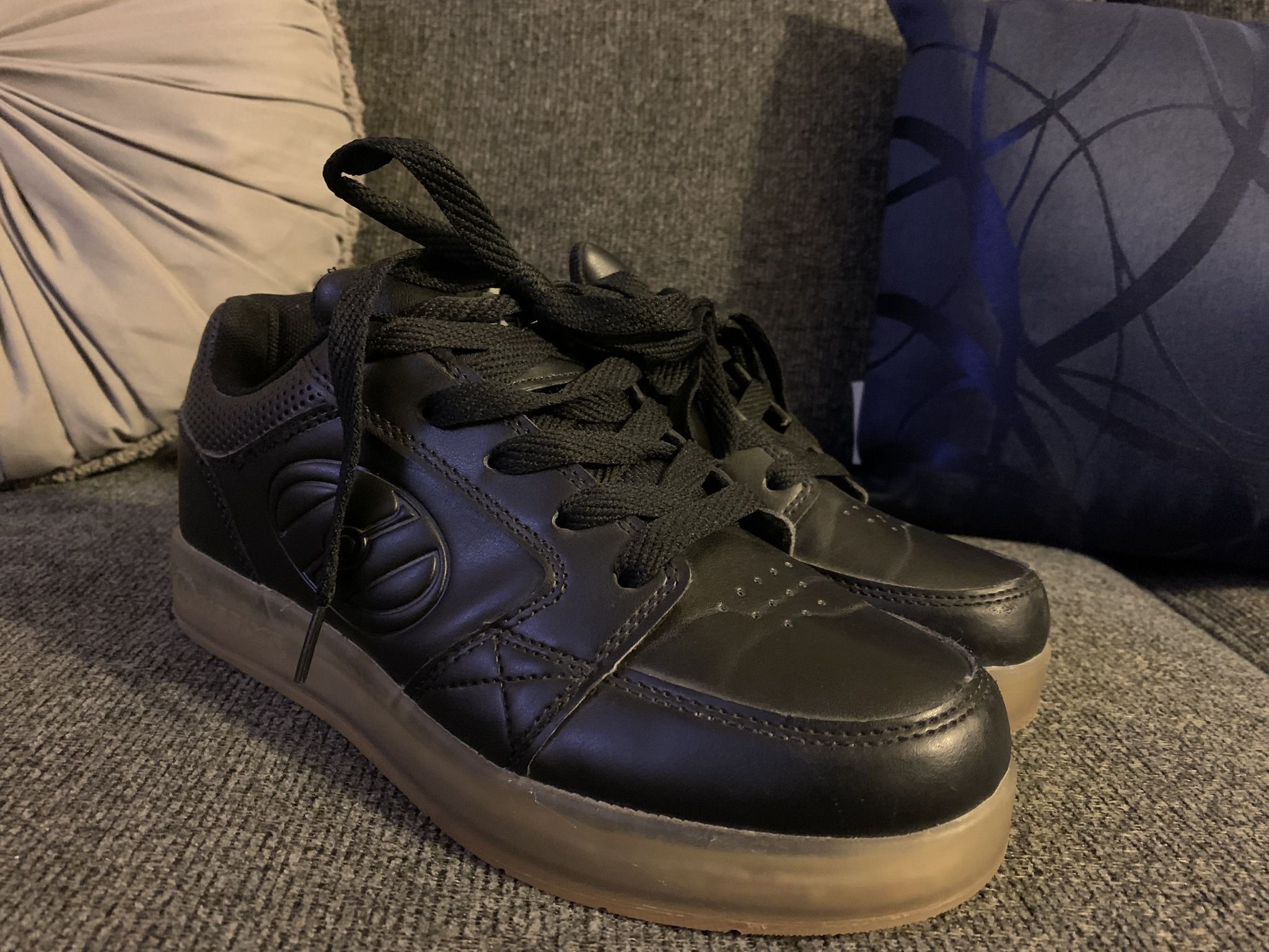 heelys shoes size 5Y