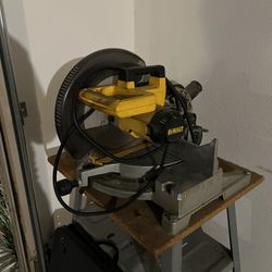 Dewalt Saw