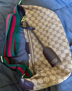 Gucci GG Pattern Crescent Shoulder Bag Zip Closure Green/Red Strap Gold HW Charm