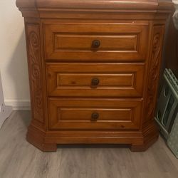 Nightstand 