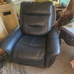 Cindy Crawford Home Recliner