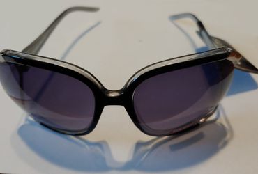 Brand new women's sunglasses