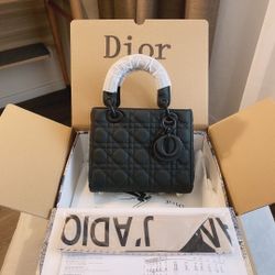 Beautiful Quality Fashion Handbag 