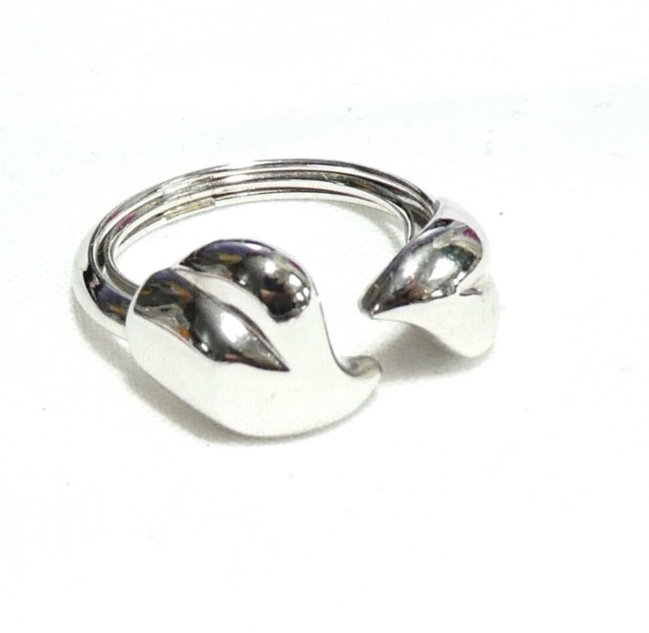 Avon Vintage Double Heart Ring: Silver Tone Adjustable Bypass Design 6-6.5 approx EUC