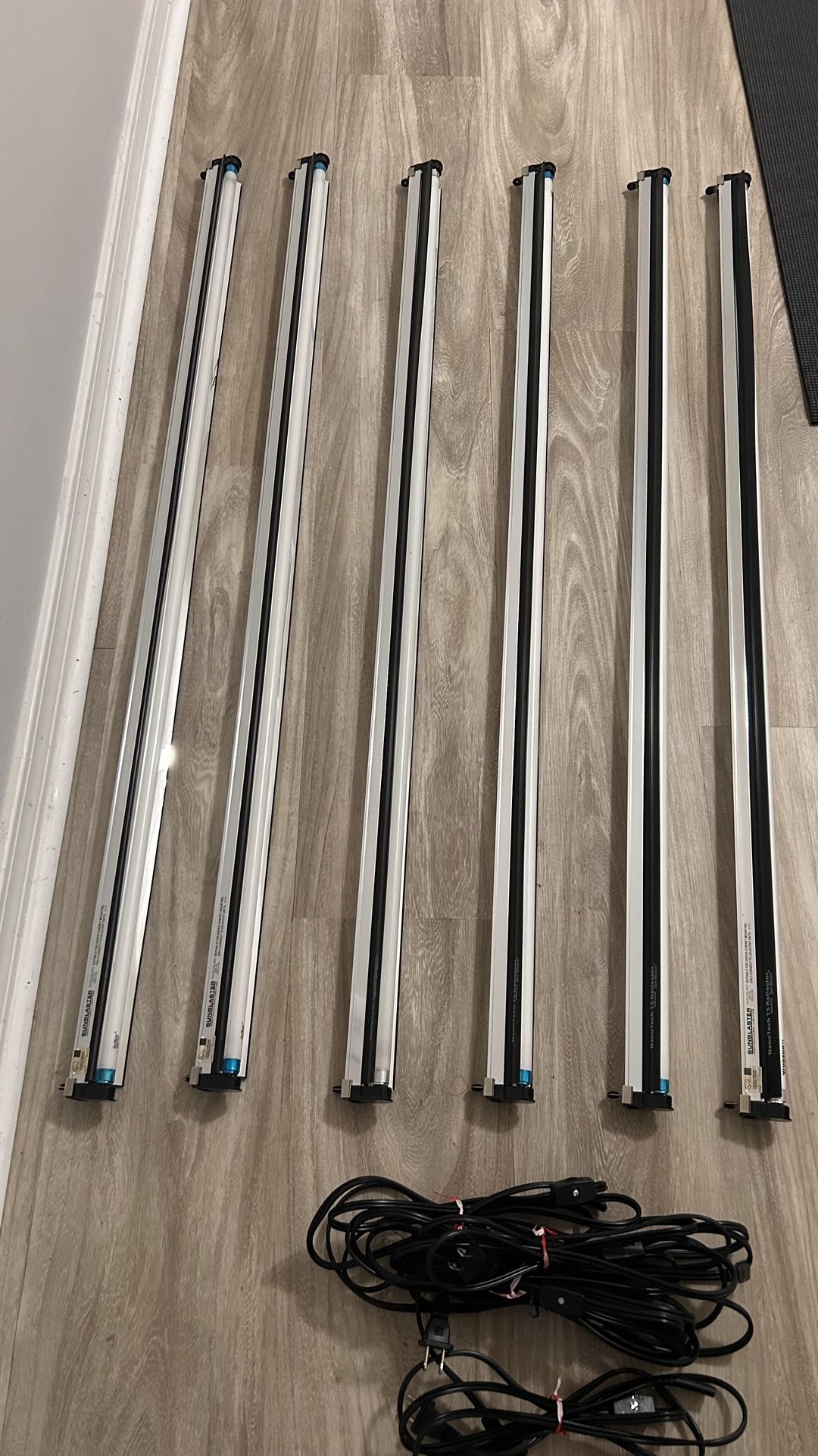 4ft Full Spectrum Grow Lights (Includes Two Replacement Bulbs)