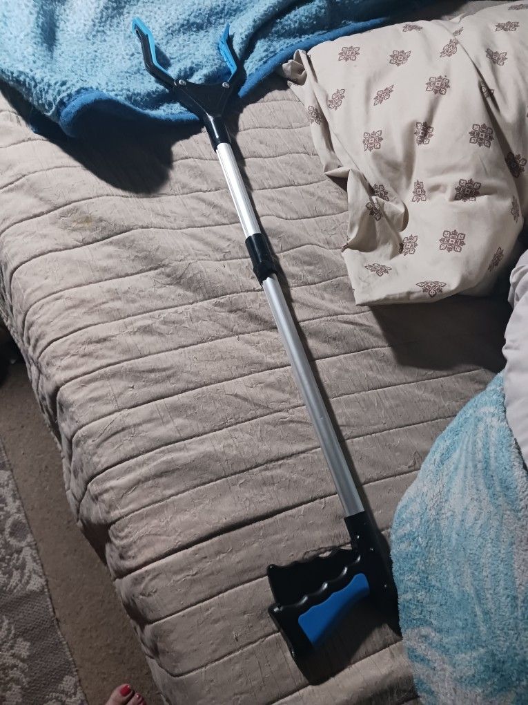New Hand Held Pick Up Things Tool 8 Firm