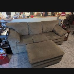 Love Seat & Automan Olive Green