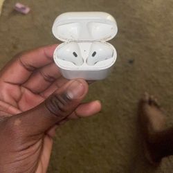 AirPods