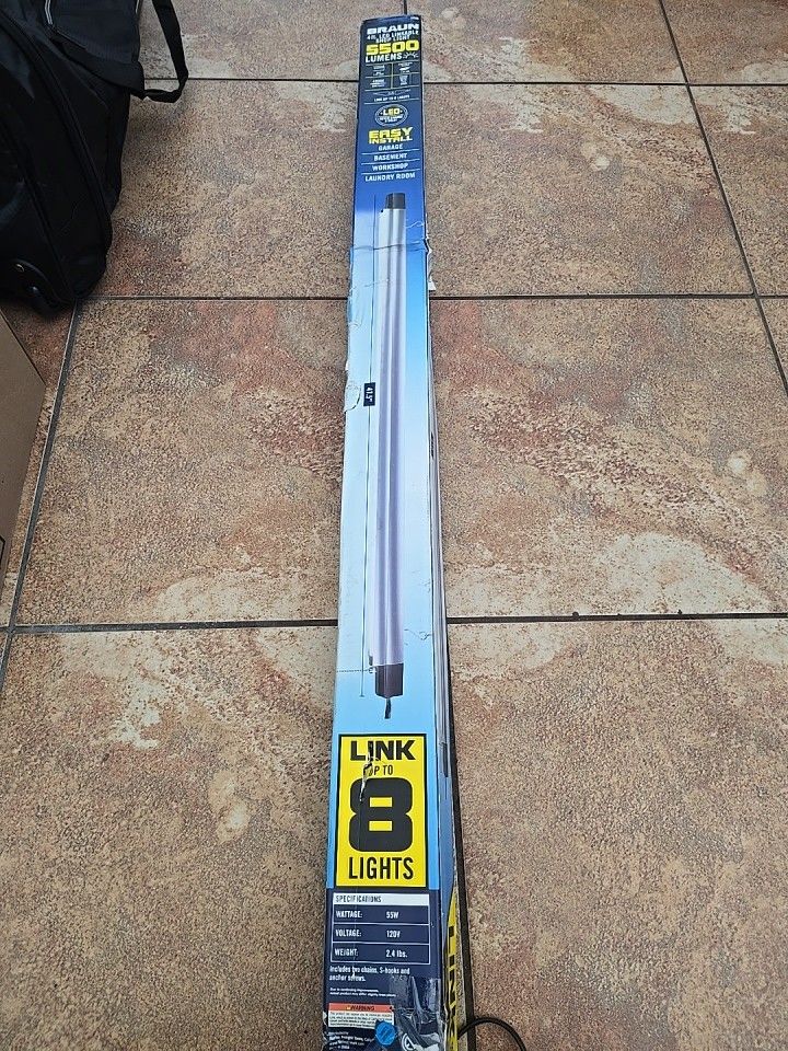 5500 Lumen 4 ft. Linkable LED Garage Light Hanging Shop 55 Watts. #DAMAGED BOX#