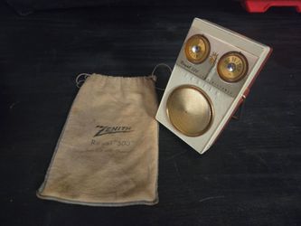 Vintage 1959 Zenith 500E transistor radio  works perfect