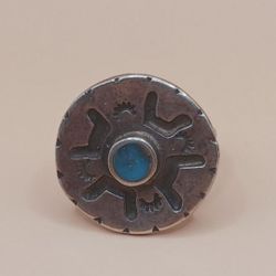 Vintage Silver Turquoise Ring, stone in center, Size 7