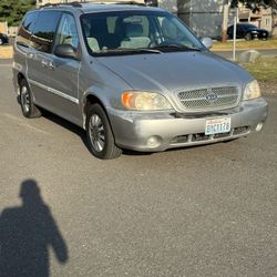 2004 Kia Sedona LX 