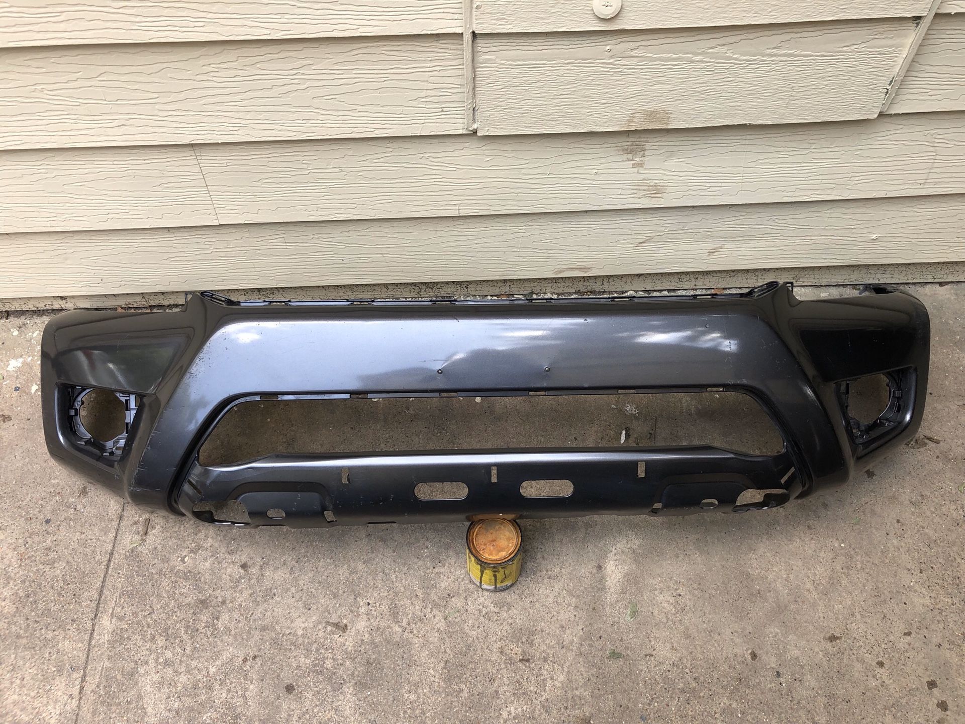 2012-2015 Toyota Tacoma front bumper oem